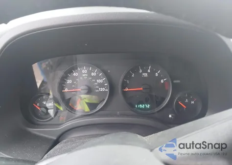 2012 Jeep Patriot Latitude z USA, uszkodzony, nr VIN 1C4NJPFB2CD677164